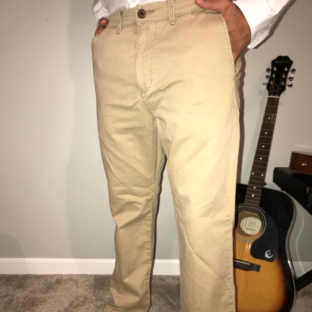 Hollister khakis
